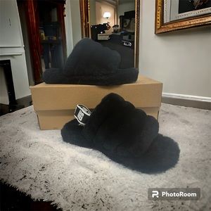 UGG K Fluffy Yeah Slide Black.